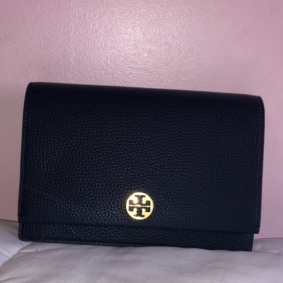Tory Burch Handbags - Tory Burch Georgia pebbled combo cross-body
